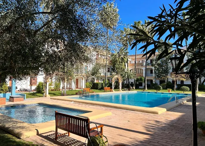 El Patio V 3* دينايا